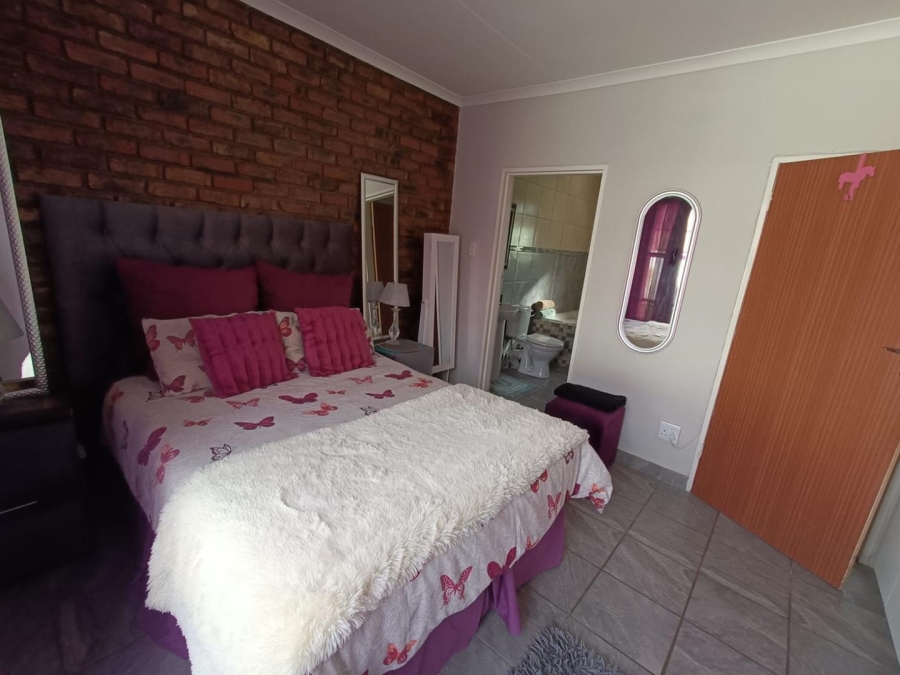 3 Bedroom Property for Sale in Heuwelsig Free State